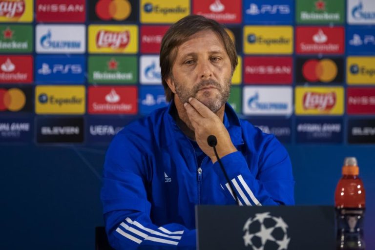 LE: Pedro Martins coloca Olympiacos na fase de grupos