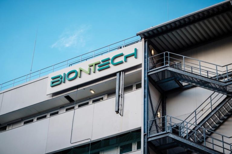 BioNTech passa de prejuízo a lucro de 3.915,3 ME no primeiro semestre