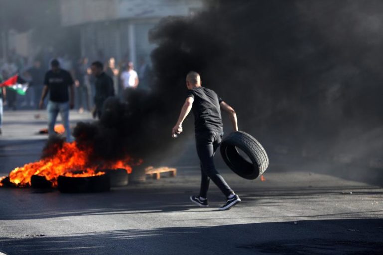 Confrontos na Faixa de Gaza fazem 24 feridos do lado palestiniano