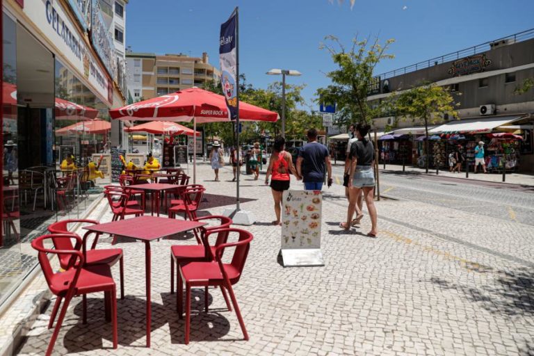 Covid-19: Governo reforça linha de apoio ao turismo com mais 10 ME