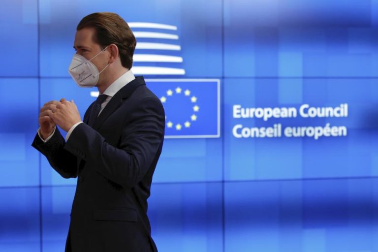 Afeganistão: Governo da Áustria mantém recusa em receber refugiados