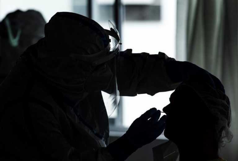 Enfermeiros com ações junto da população para alertar para os problemas laborais 