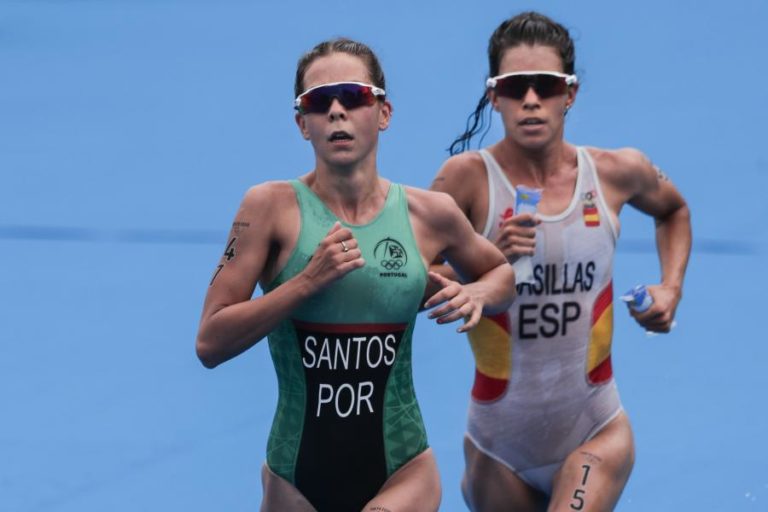 Melanie Santos 15.ª classificada na etapa final do circuito mundial de triatlo