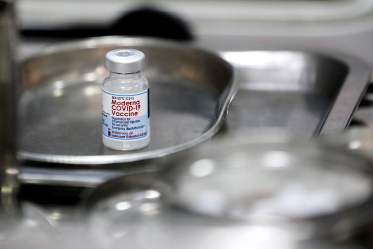 Covid-19: Moderna admite que será necessária uma terceira dose da vacina ainda este ano