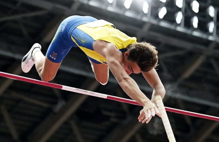 Tóquio2020: Duplantis ‘rei’ do salto com vara mas sem recorde