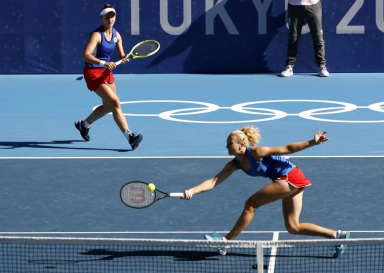 Tóquio: Dupla checa vence final de ténis de pares femininos e impede suíça Bencic do segundo ouro