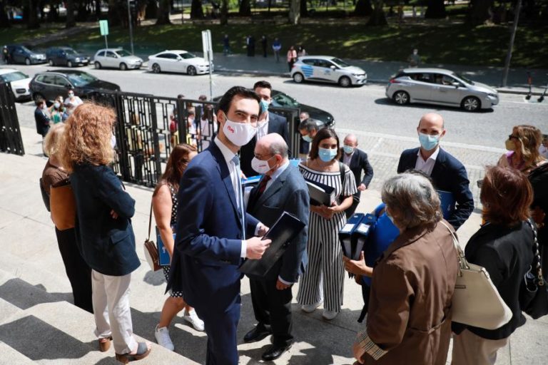 Autárquicas: Tiago Barbosa Ribeiro (PS) vai queixar-se ao MP de atos de vandalismo