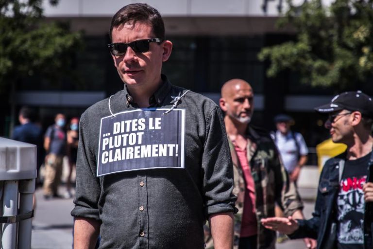 Covid-19: França regista mais internamentos e menos mortes