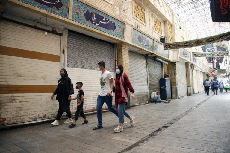 Covid-19: Irão ultrapassa barreira dos 100 mil mortos