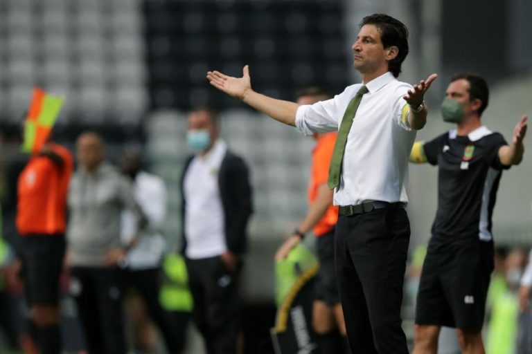 Treinador do Paços de Ferreira assume “urgência” de pontuar em Portimão