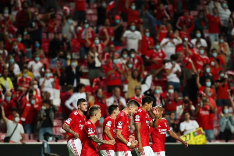 Benfica vence PSV Eindhoven e fica em vantagem no ‘play-off’ para a ‘Champions’