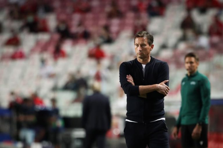 LC: Treinador do PSV espera “máxima intensidade” entre equipas de ‘Champions’