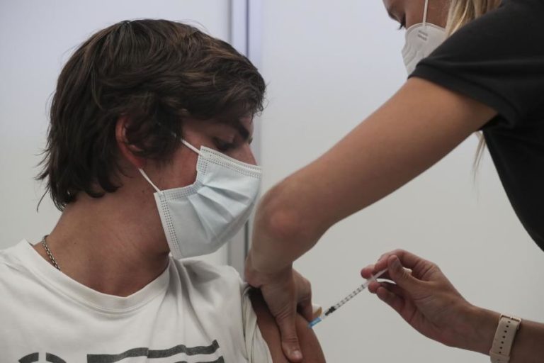 Covid-19: ´Task-force’ diz que cerca de 118 mil jovens já se vacinaram hoje