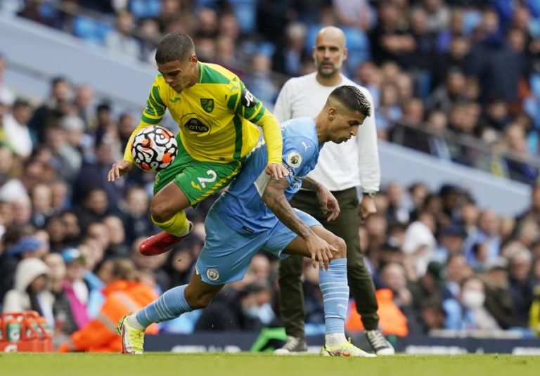 Manchester City goleia Norwich e soma primeira vitória com trio luso a titular