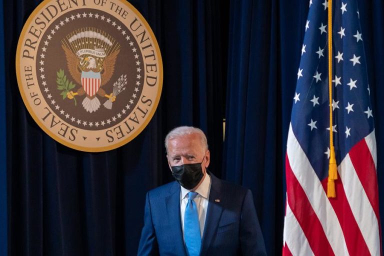 Afeganistão: Biden decide não prolongar prazo de retirada de norte-americanos