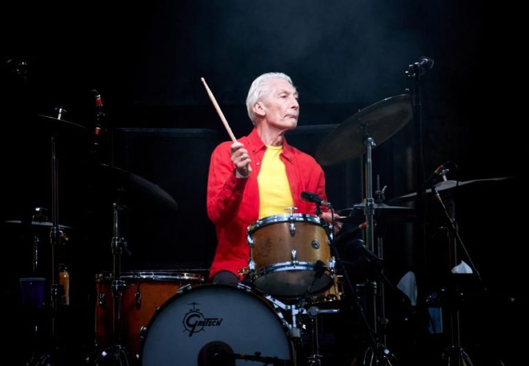 Baterista Charlie Watts dos Rolling Stones morre aos 80 anos