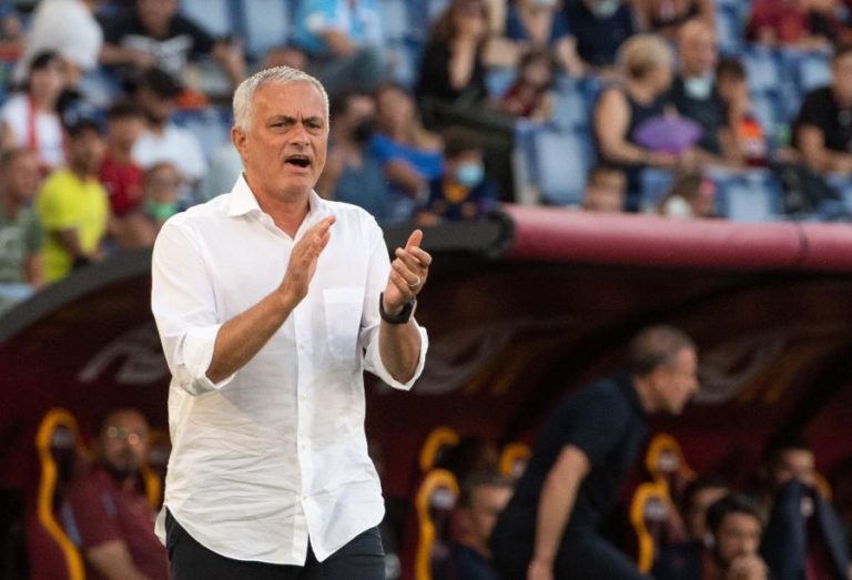 LCE: Roma, de Mourinho, apura-se para a fase de grupos