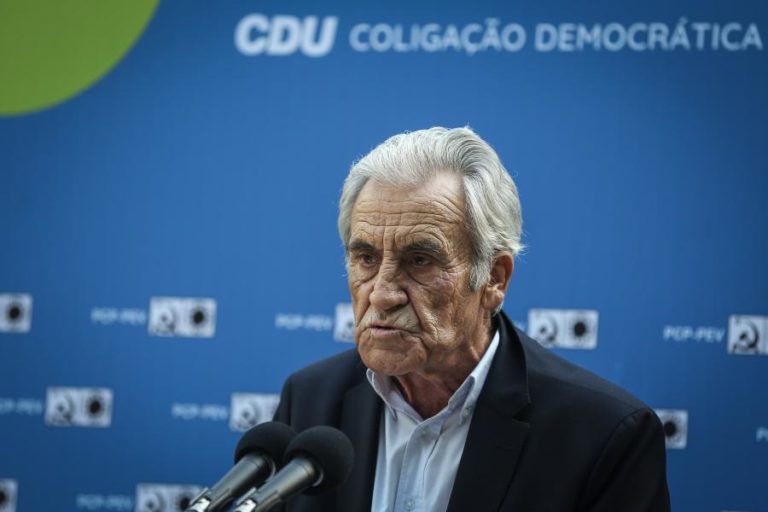 Líder do PCP acusa Governo de “vender gato por lebre” na descentralização