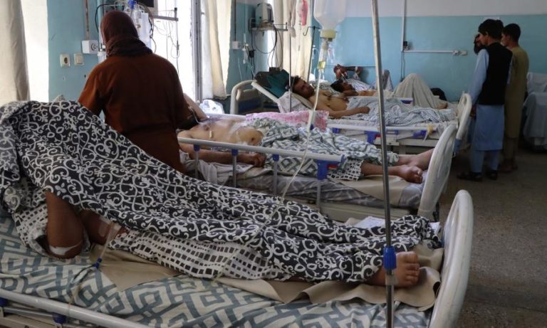 Afeganistão: China condena ataques suicidas no aeroporto de Cabul