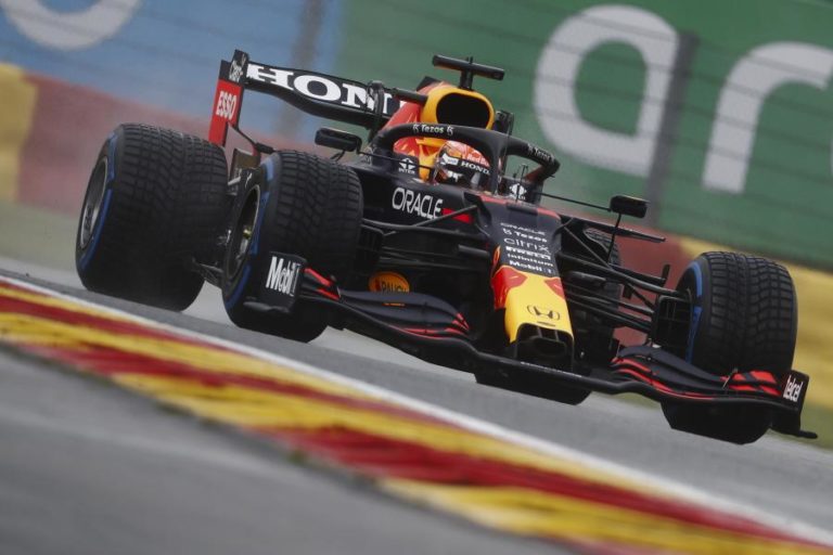 Verstappen consegue sexta pole do ano debaixo de dilúvio em Spa