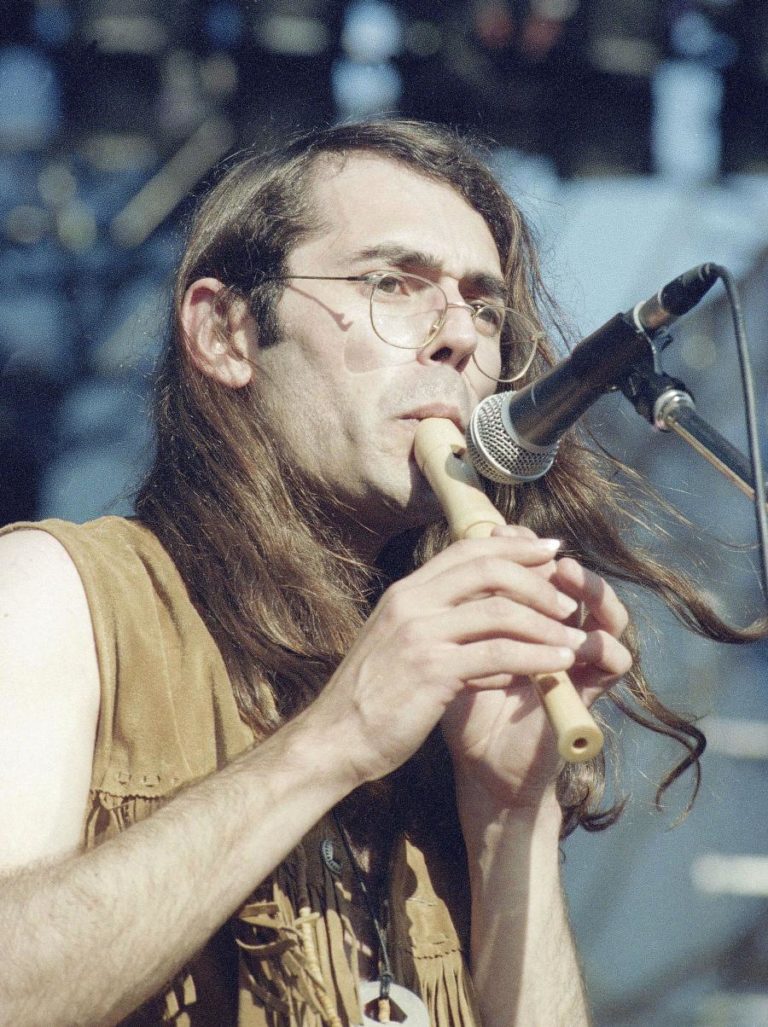 Carlos Moisés estreia-se a solo com álbum que inclui inédito de José Mário Branco