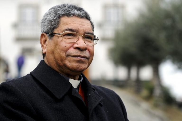 Óbito/Sampaio: Ximenes Belo presente no velório agradece contributo para a causa timorense
