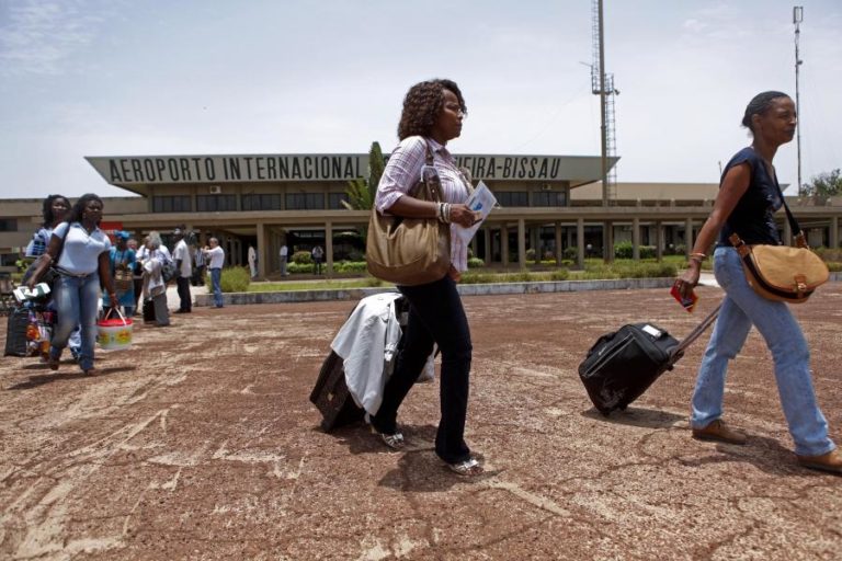 Avião da TAP choca com pássaro ao aterrar no aeroporto de Bissau