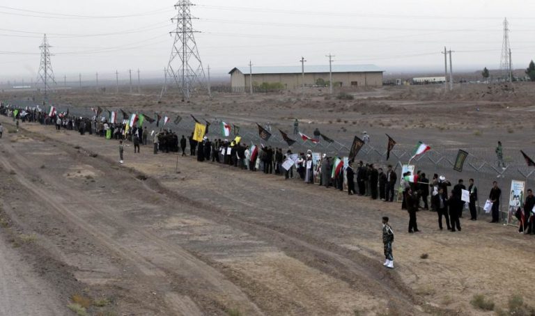 UE e EUA apelam a Teerão que permita acesso dos inspetores a instalação nuclear