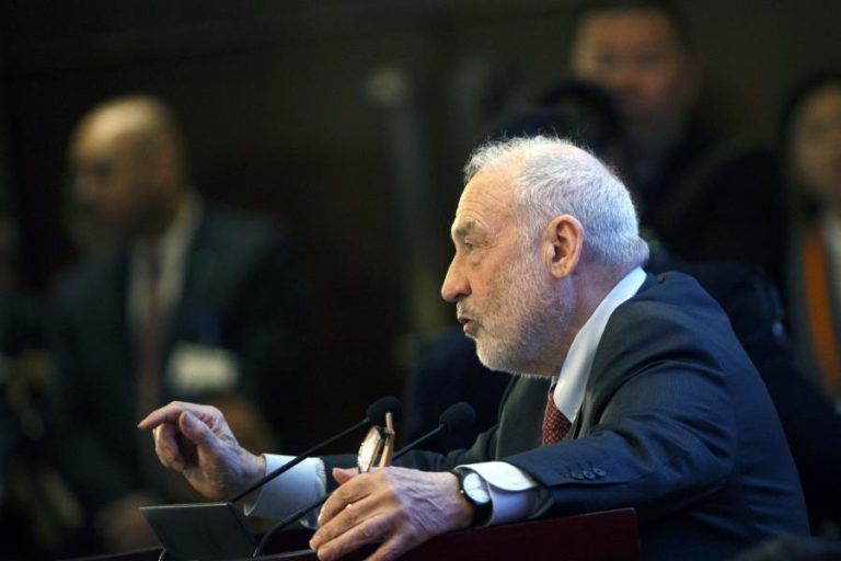 Economista Stiglitz defende uma taxa mínina de 25% para as multinacionais