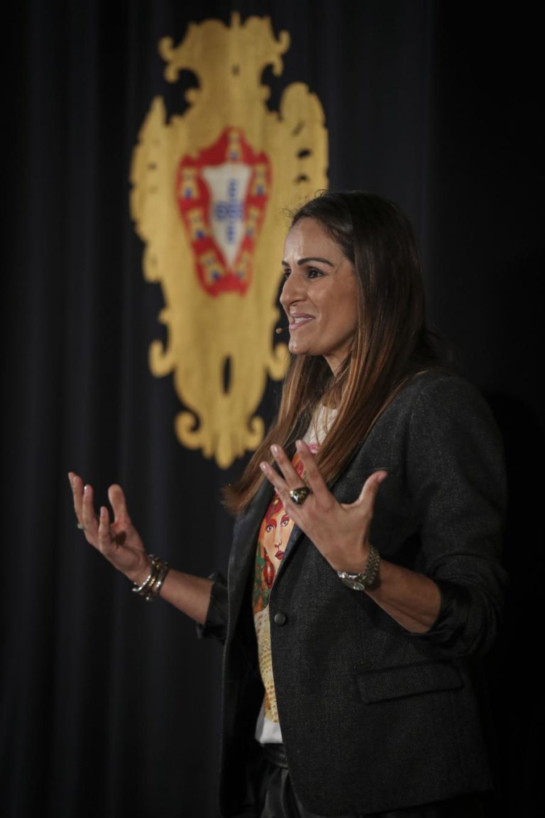 Ticha Penicheiro orgulhosa com distinção incrível de estar entre as 25 melhores da WNBA