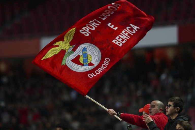 Benfica quer mais informações para decidir compra das ações de Vieira