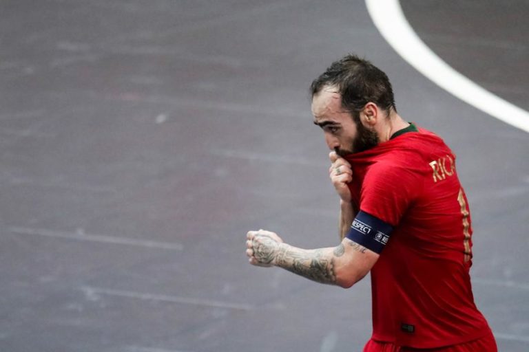 Portugal empata com Marrocos e conquista Grupo C do Mundial de futsal