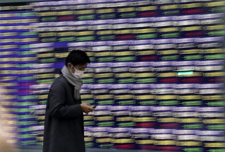 Bolsa de Tóquio abre a perder 0,45%