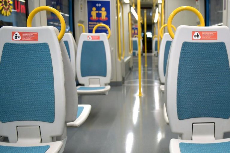 Metro do Porto com atrasos em todas as linhas devido à trovoada