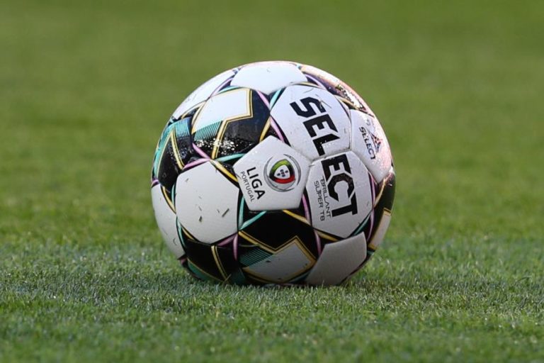 Sporting e FC Porto disputam primeiro ‘clássico’, Benfica defende liderança nos Açores