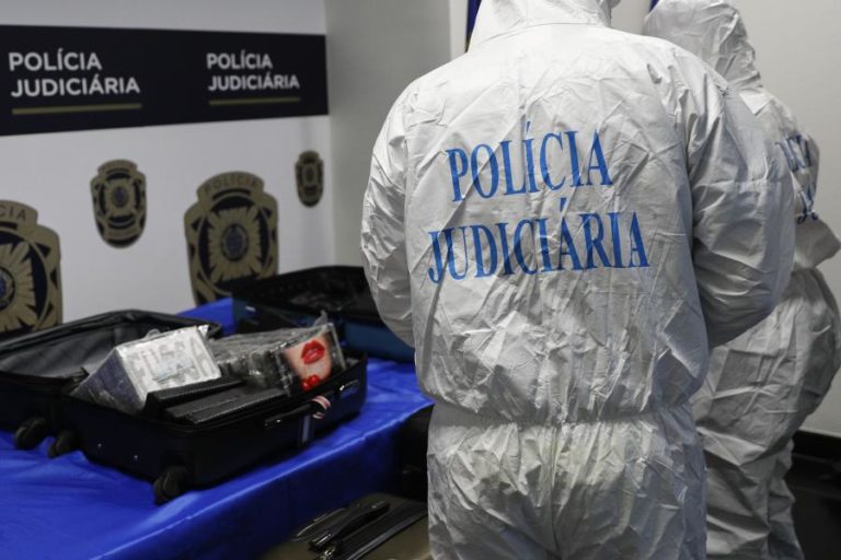 Mais de cem quilogramas de cocaína apreendidos e quatro detidos em operação da PJ