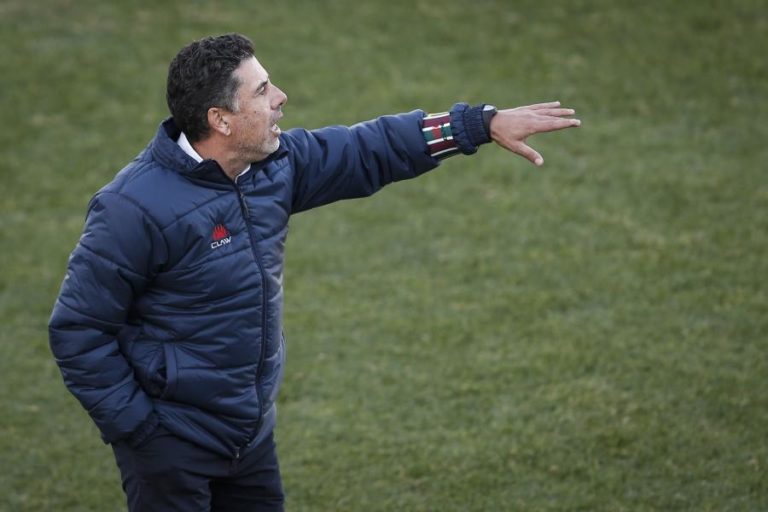Estrela da Amadora rescinde com o treinador Rui Santos