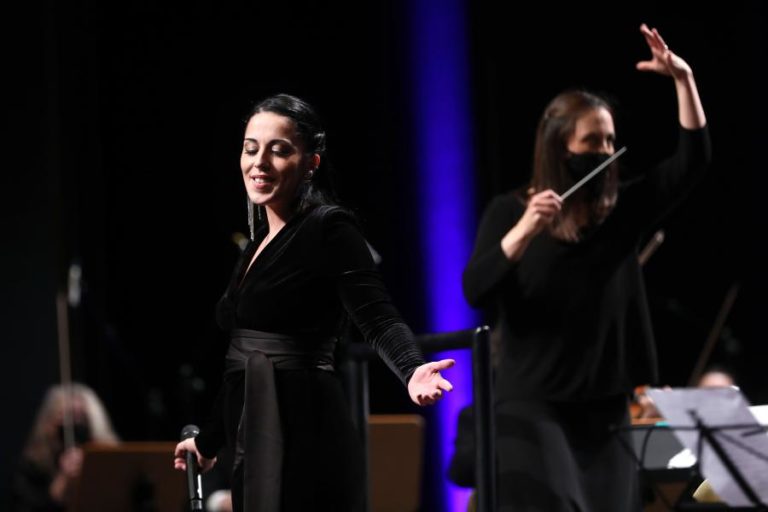 Sara Correia, Salvador Sobral e Carolina Deslandes entre nomeados dos Grammy Latinos