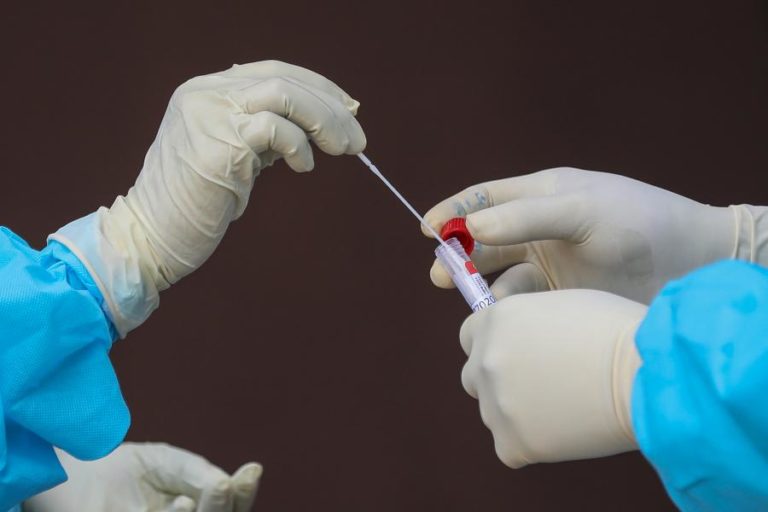 Covid-19: Surto em festas em Santa Cruz sobe para 46 infetados