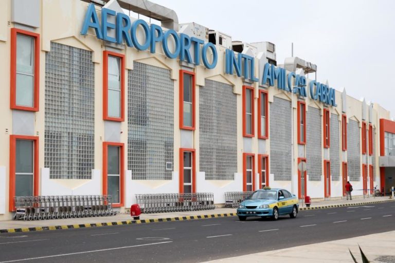 Aeroportos de Cabo Verde esperam menos de meio milhão de passageiros este ano