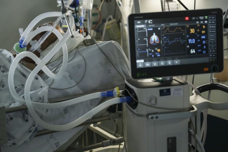 Covid-19: Menos internamentos, 1.323 novos casos e sete mortes nas últimas 24 horas