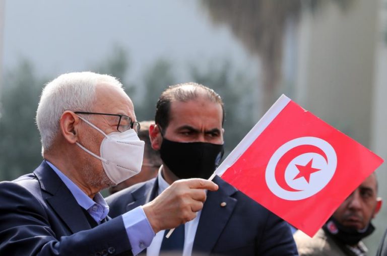 Tunísia: Chefe do parlamento apela à “luta pacífica” contra o “poder absoluto”