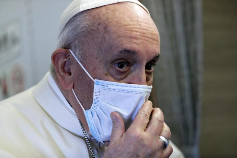 Papa aterra am Budapeste para encerrar congresso religioso e reunir-se com Orban