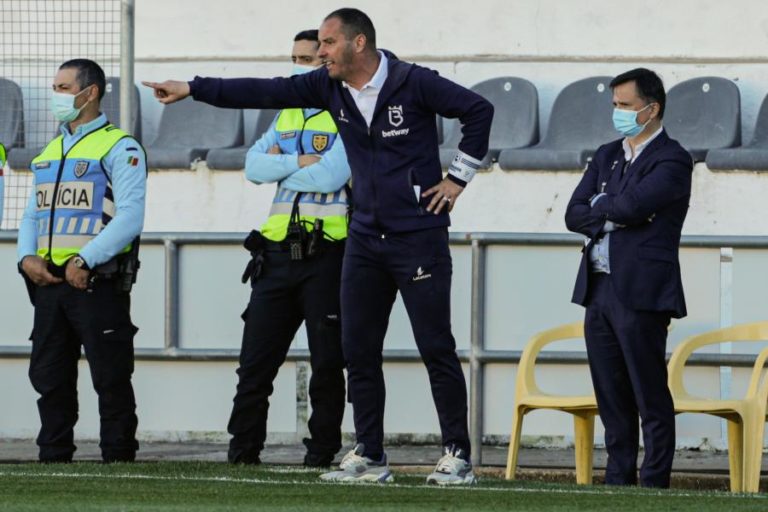 Petit diz que Belenenses SAD não olha para o último lugar na classificação