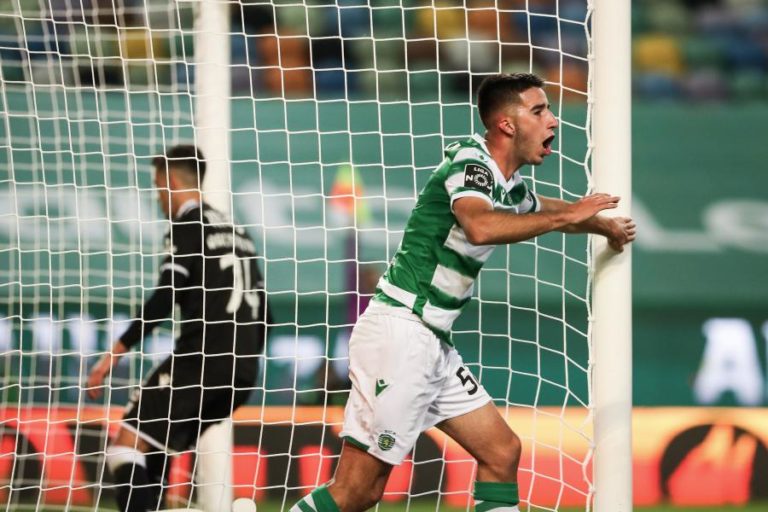 Gonçalo Inácio, defesa do Sporting, tem uma entorse no pé direito