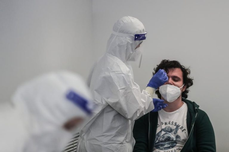 Covid-19: Governo refere que testagem a alunos e professores é “segurança extra”