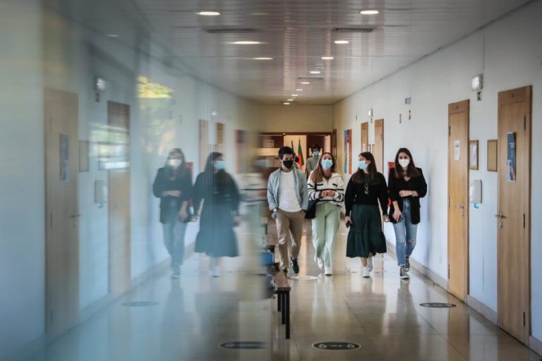 Resultados de concurso de acesso ao ensino superior conhecidos no domingo