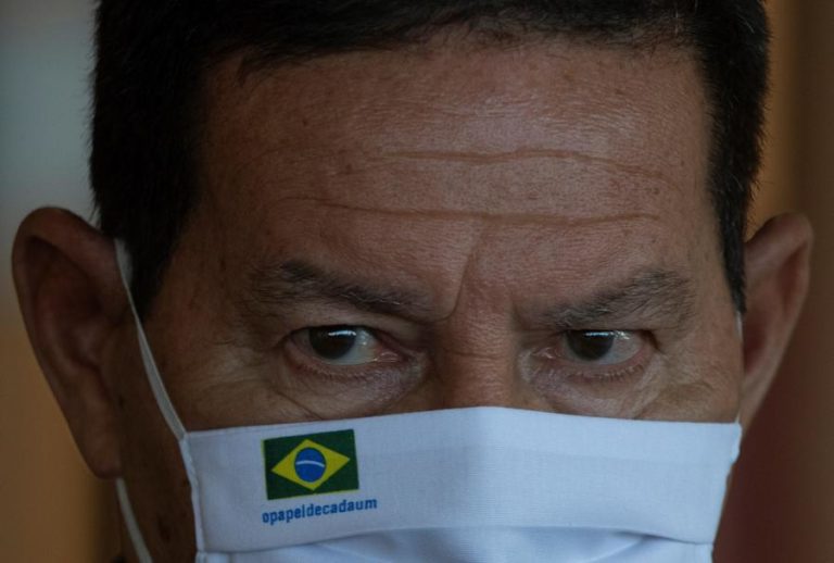 Vice-PR do Brasil descarta rutura institucional apesar da “retórica forte” de Bolsonaro