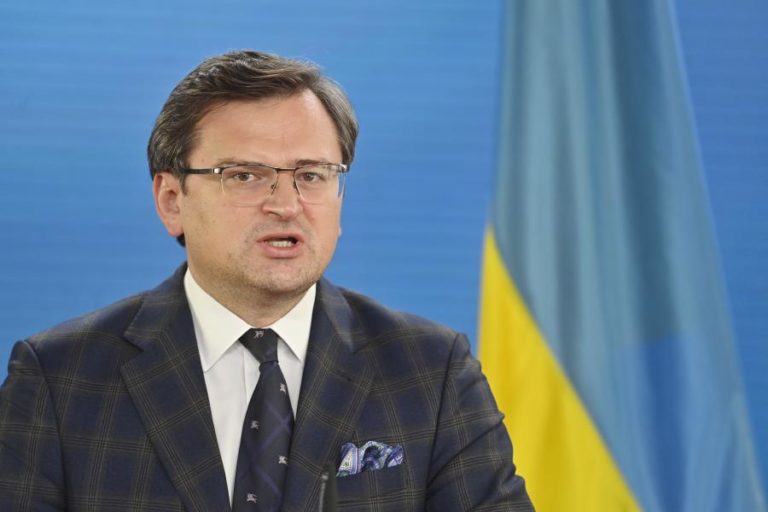 Ucrânia promete responder à Hungria por contrato de gás com a Rússia
