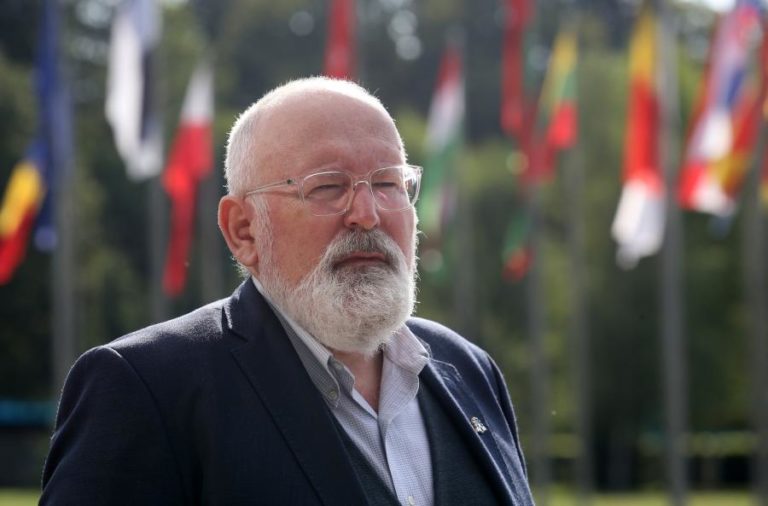 UE promete medidas para divisão igualitária de encargos da transição verde no bloco europeu